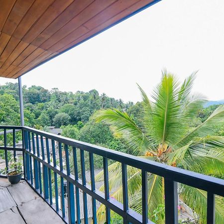 Blue Haven Guest House كاندي المظهر الخارجي الصورة