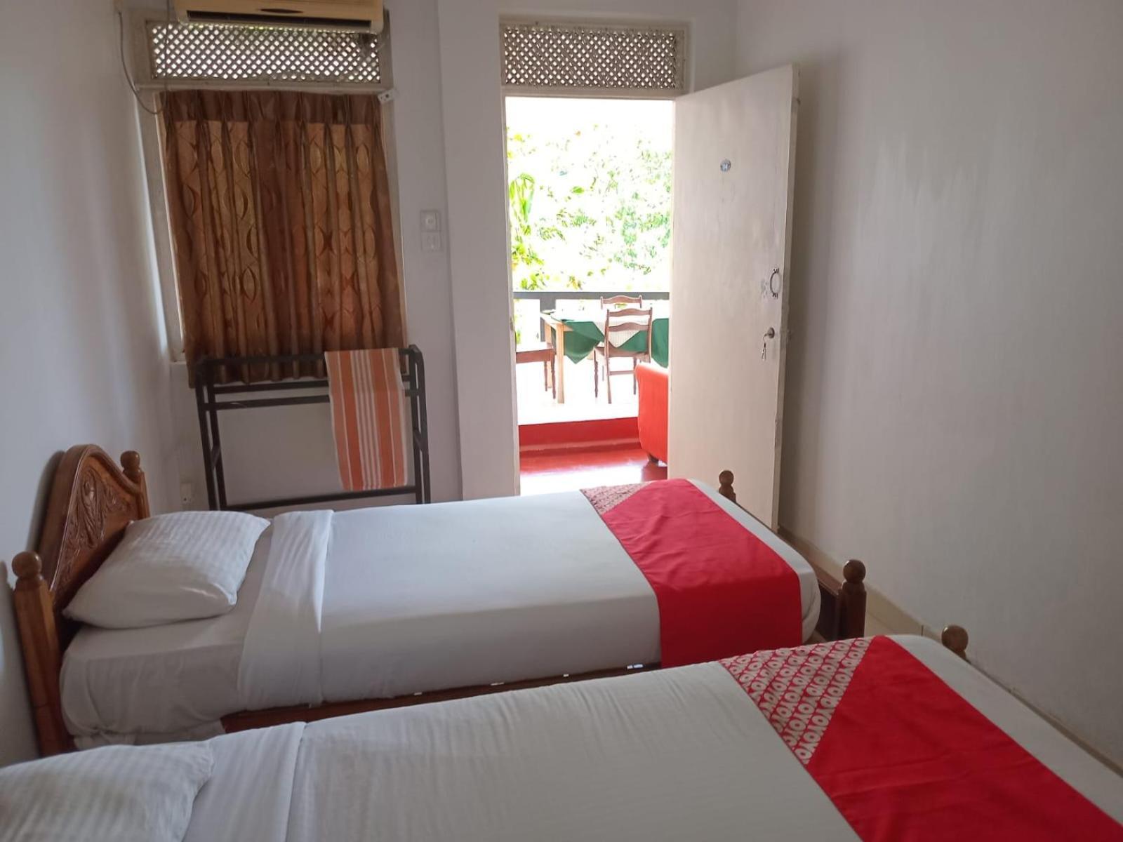 Blue Haven Guest House كاندي المظهر الخارجي الصورة